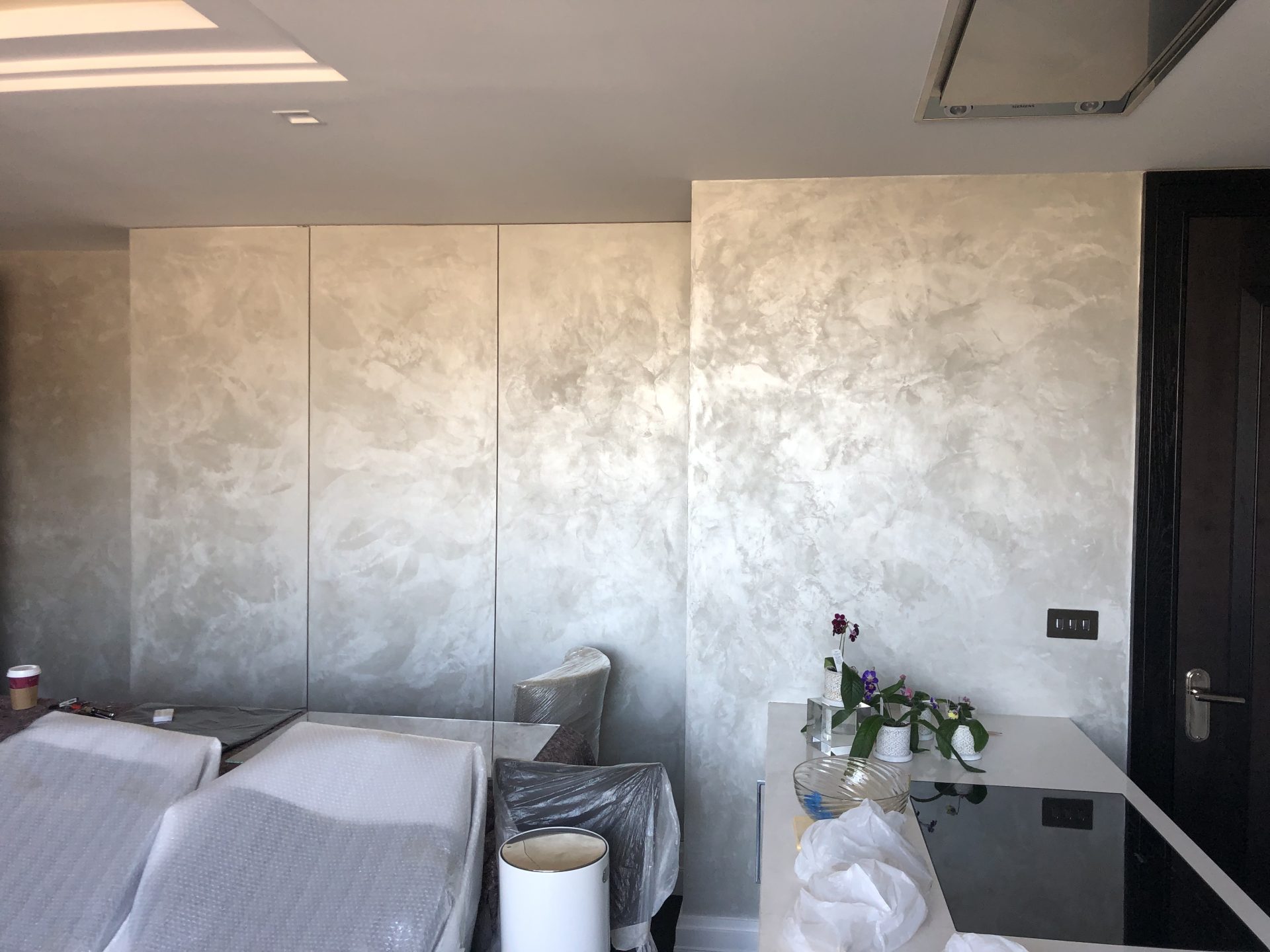 Metallic Venetian plaster, cloud effect