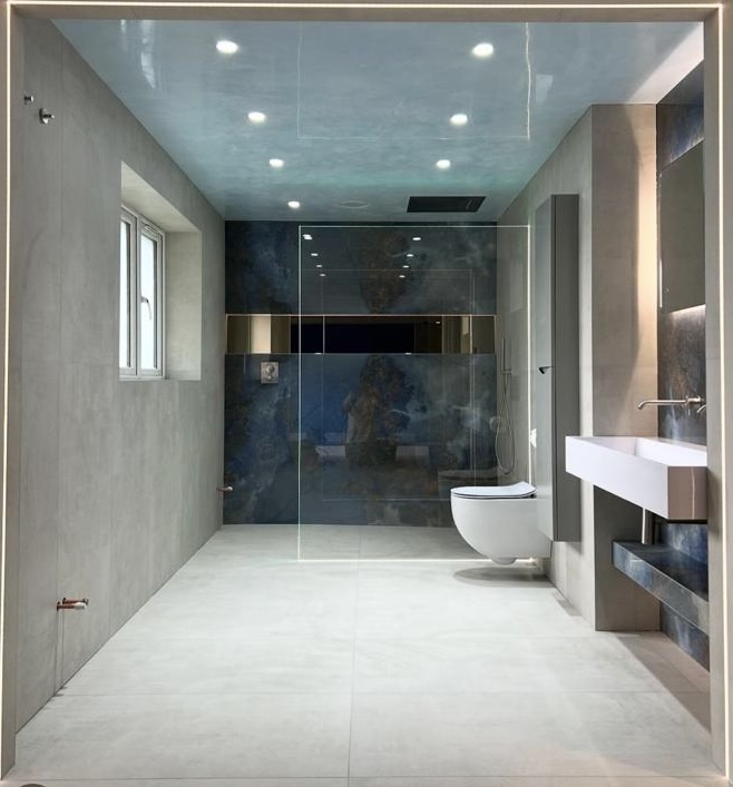 Venetian Plaster ceiling used in a bathroom